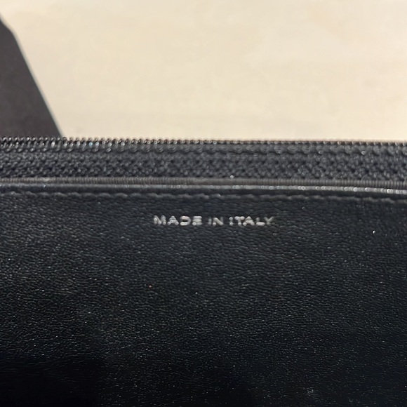 Chanel quilted smooth caviar wallet on a chain crossbody. - Picture 7 of 11